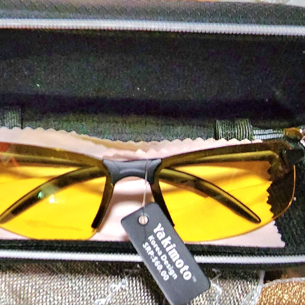 Yakimoto Unisex Yellow Sunglasses NWT.